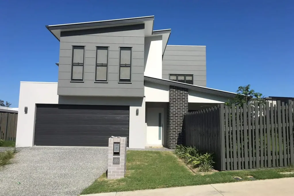 Two Story Townhouse In Perfect Location!