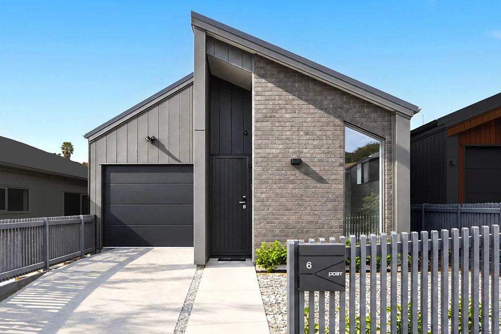Orewa 3房  More Garden. More Parking. More to Love!