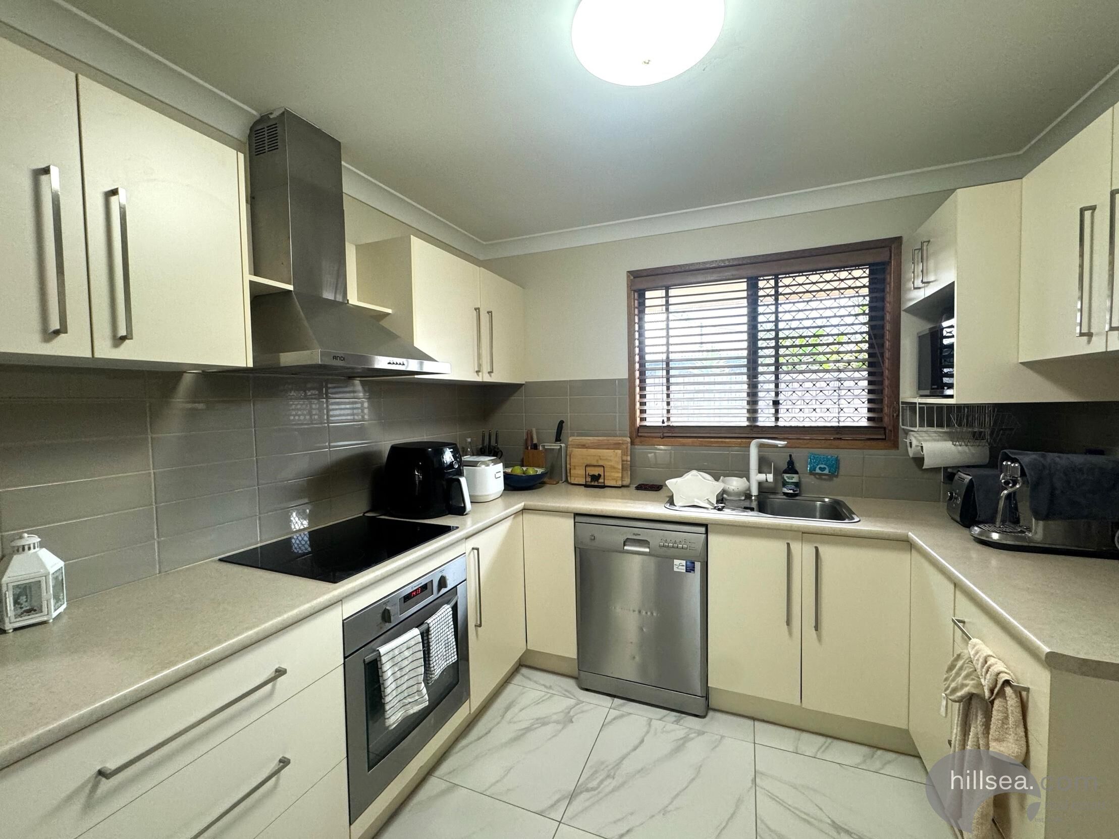 UNIT 2 24 EURIMBULA CT, PARADISE POINT QLD 4216, 0 Schlafzimmer, 0 Badezimmer, House