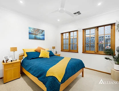 38 Doris Street, Picnic Point, NSW 2213, 5部屋, 3バスルーム, House