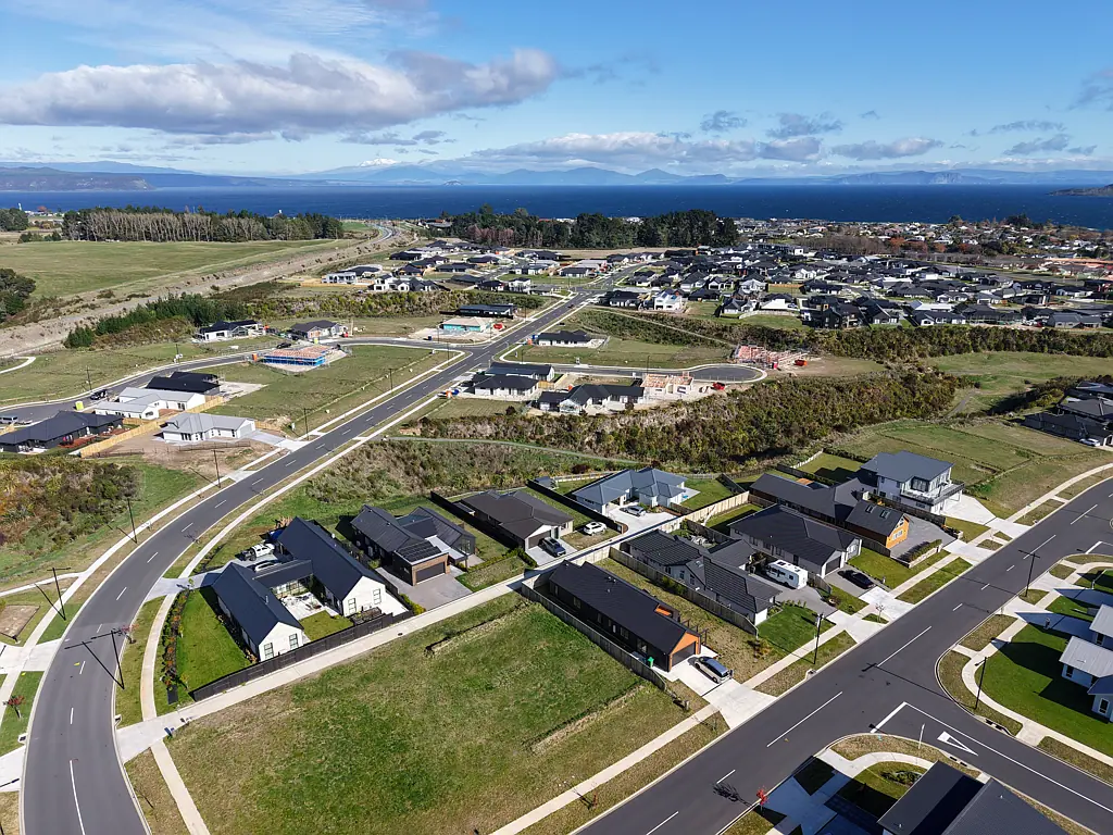 Wharewaka Flat, Sunny and Ready to Build!