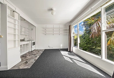 Studio in Parnell with carpark