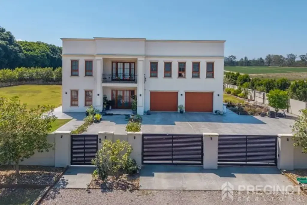 Elimbah 8Zimmer Italian-Inspired Mansion
