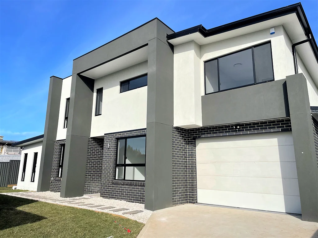 ULTRA Modern Living with Low Maintenance Yard