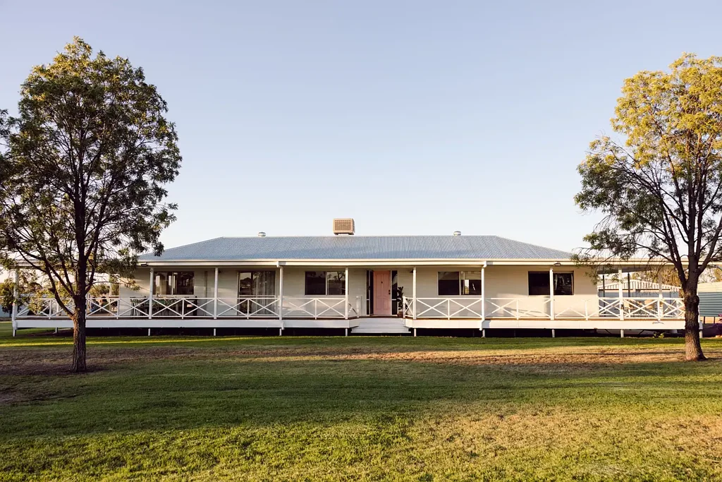 Roma 4房  Rural Living on the Edge of Town