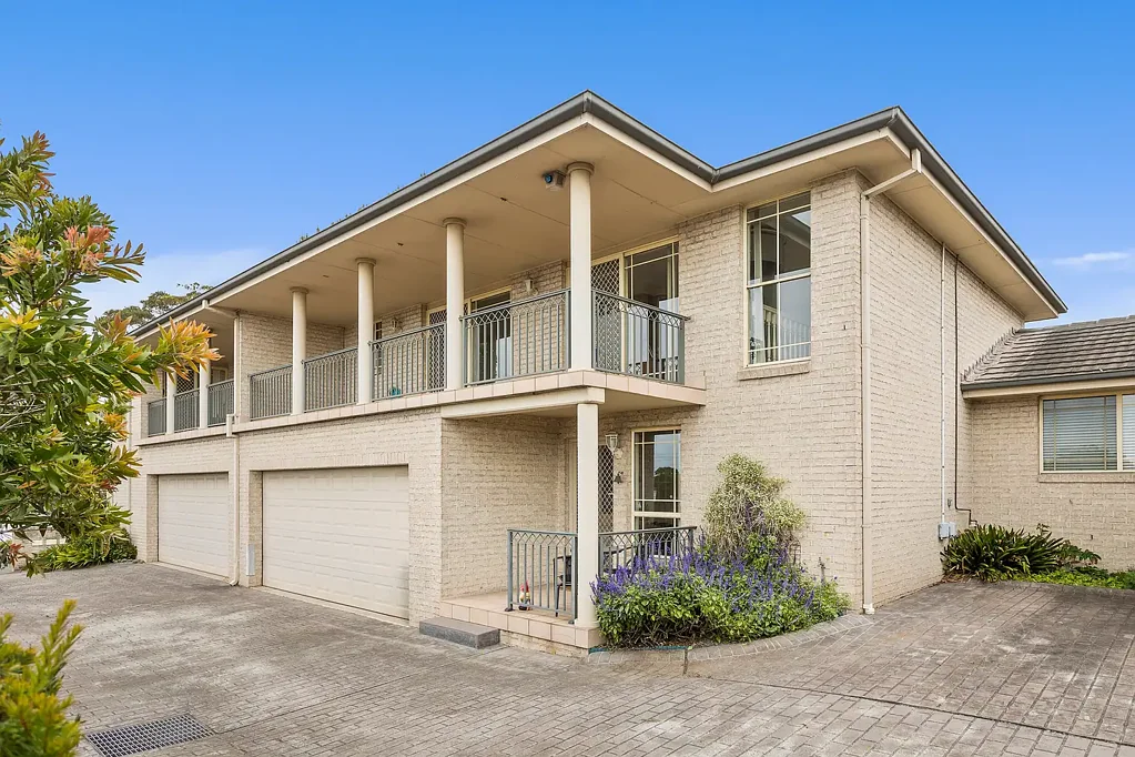 Coniston 3Kwarto Perfectly Positioned Townhouse in a Small Block of Three
