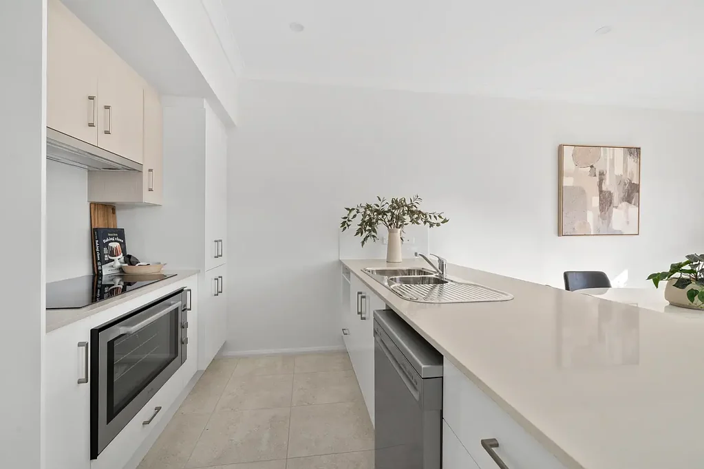 MODERN AND SPACIOUS LIVING IN THE HEART OF ST GEORGES BASIN