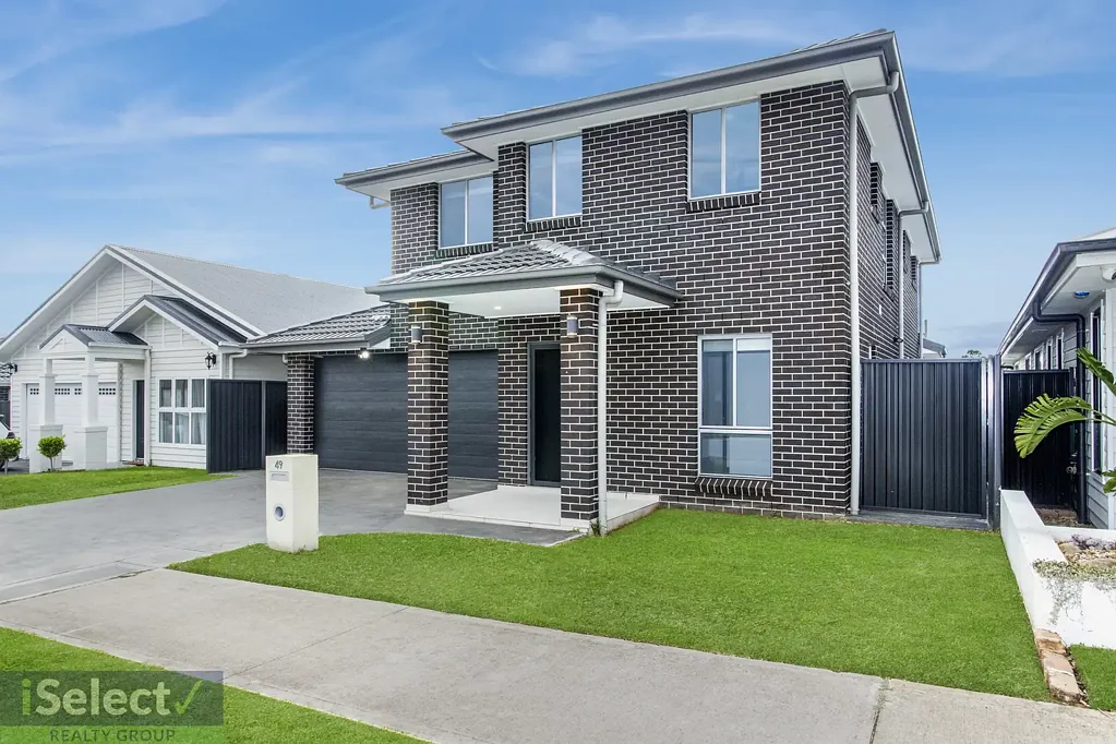 Silverdale 5Kwarto Modern Family Living with Space, Style & Functionality