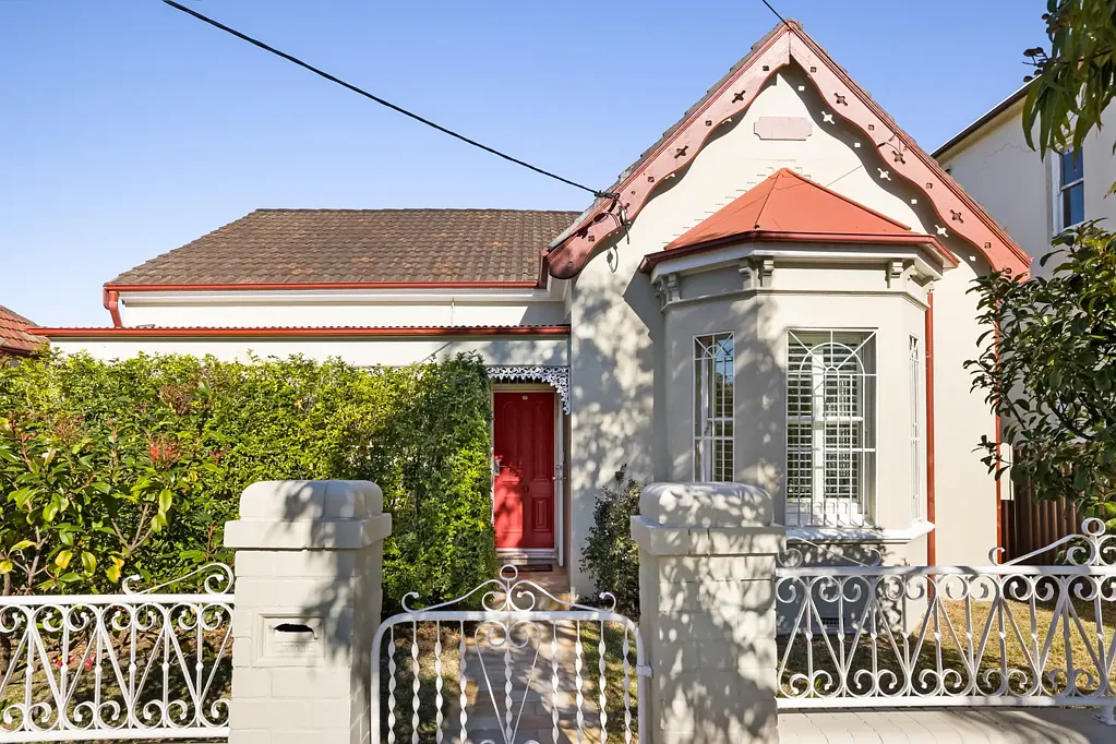 Marrickville 4 Slaapkamer Freestanding c1900 sanctuary on 613sqm block