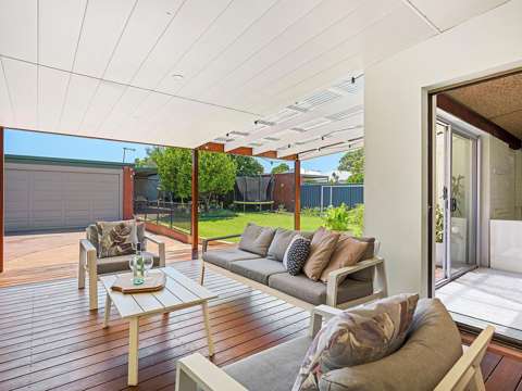 Doubleview 3 Bedroom Old School Proportions. 
Modern Day Opportunity.
