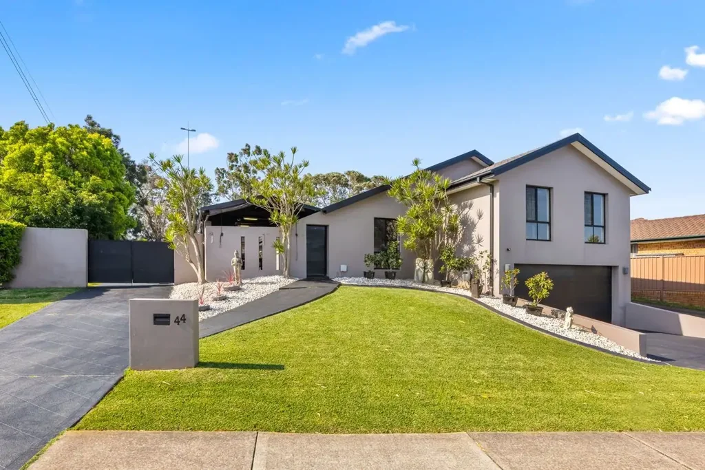 44 Barnes Crescent, Menai, NSW 2234