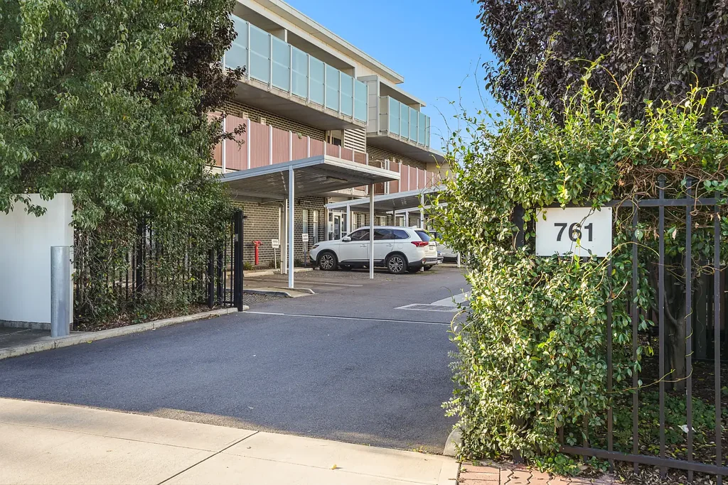 Woodville 1 Bedroom Secure, Stylish & Convenient!