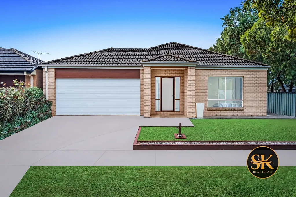 Tarneit 4Zimmer #LAND 516 SQM #NEXT TO BUS STOP # WALKING DISTANCE TO TARNEIT GARDEN SHOPPING CENTRE #BEHIND THE TARNEIT P9 SCHOOL #