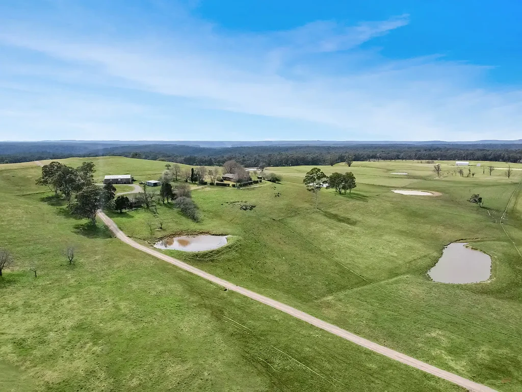 High Range Iconic Highlands Acreage