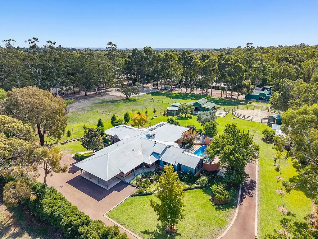 Gooseberry Hill 5Moenga Rural Bliss with A Whole Lot Of Country Charm, Only 30 Minutes to Perth