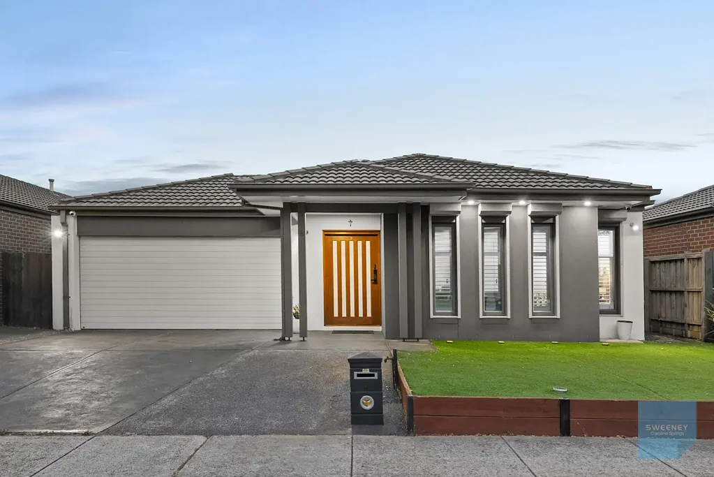 8 Annecy Boulevard, Fraser Rise, VIC 3336
