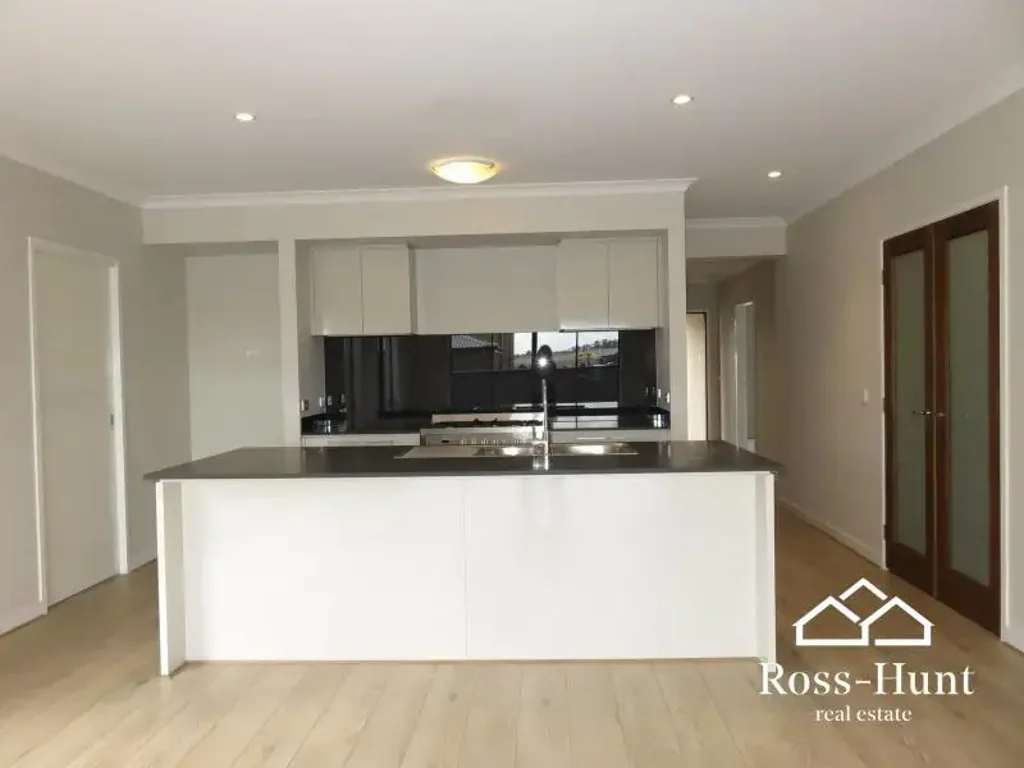 LUXURIOUS 4 BEDROOM FAMILY HOME