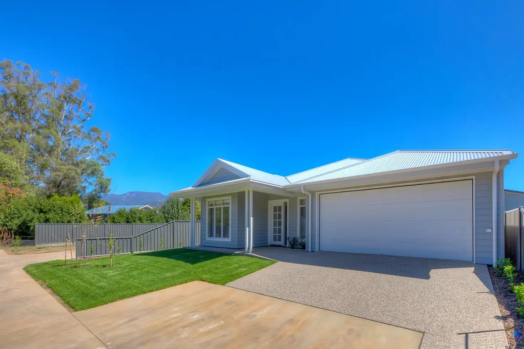 Porepunkah 3 Bedroom Low Maintenace Family Home