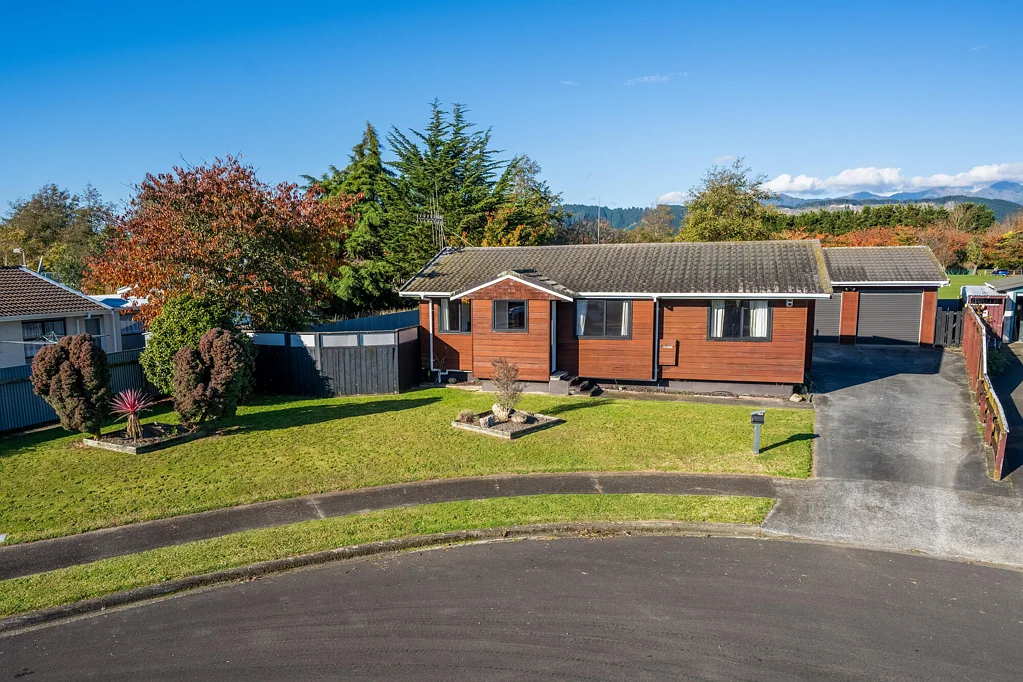 Levin 3Moenga Comfortable Living with Great Garaging