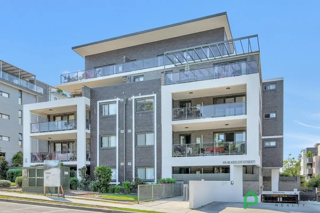 Modern 1 + Study apartment in the Centre of Carlingford