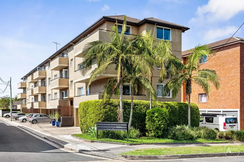 Matraville 2कमरा Sun Filled Top Floor Apartment with Lock Up Garage and District Views