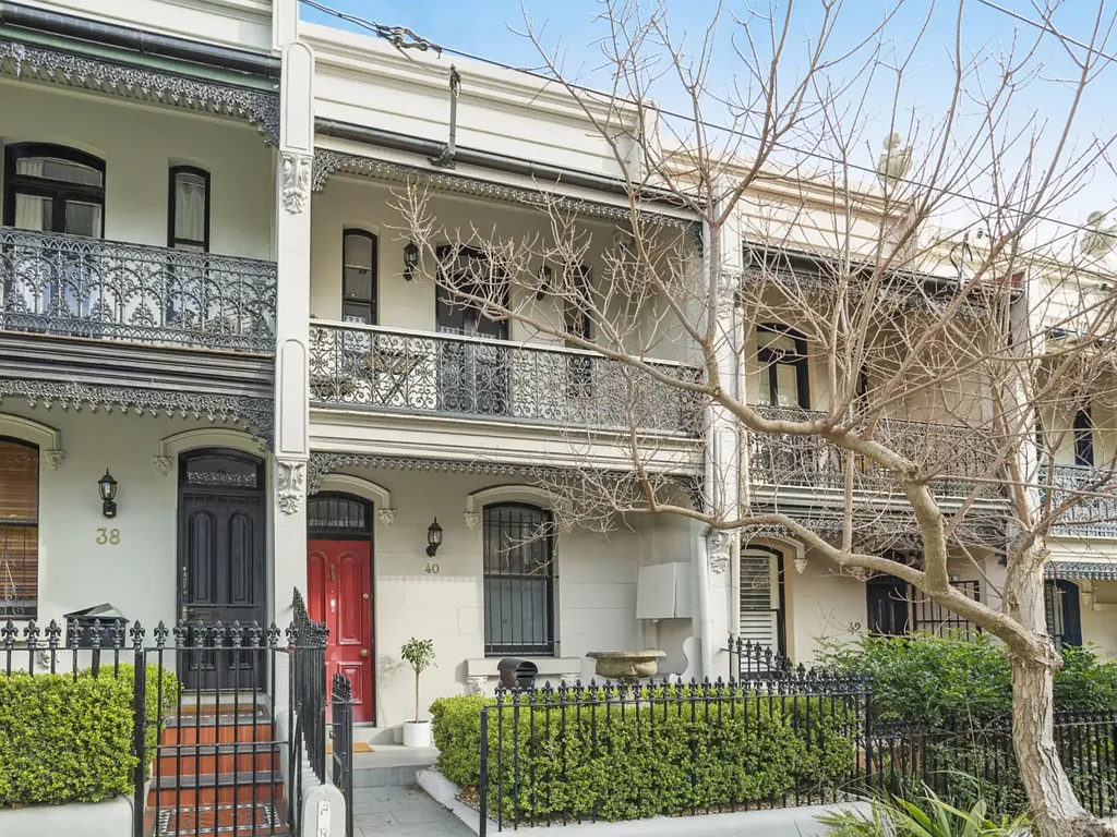 Conveniently located 3 bedroom terrace.