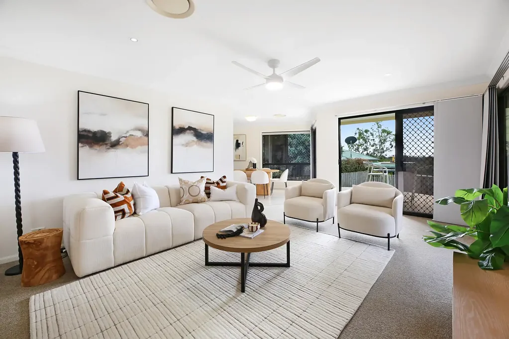 Mudgeeraba 4 Slaapkamer Your Private Nature Retreat with Skyline Views Awaits!