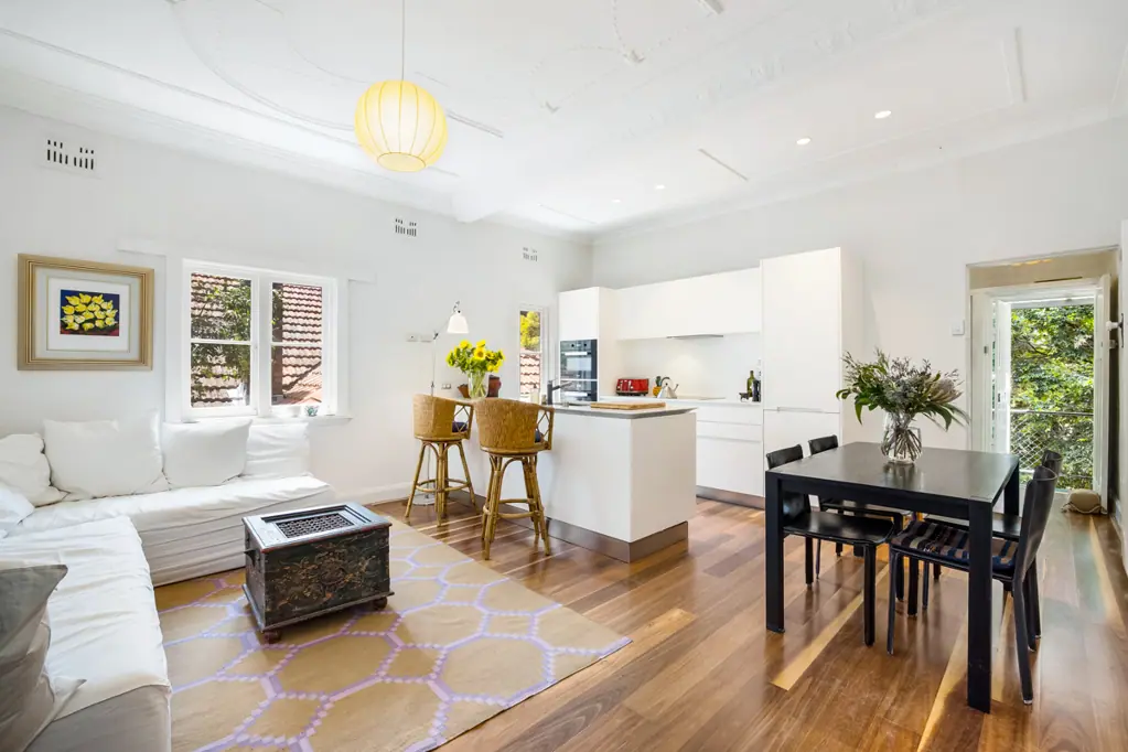 Bronte 2房  Elegantly Renovated Art Deco Beauty In Leafy Cul-De-Sac
