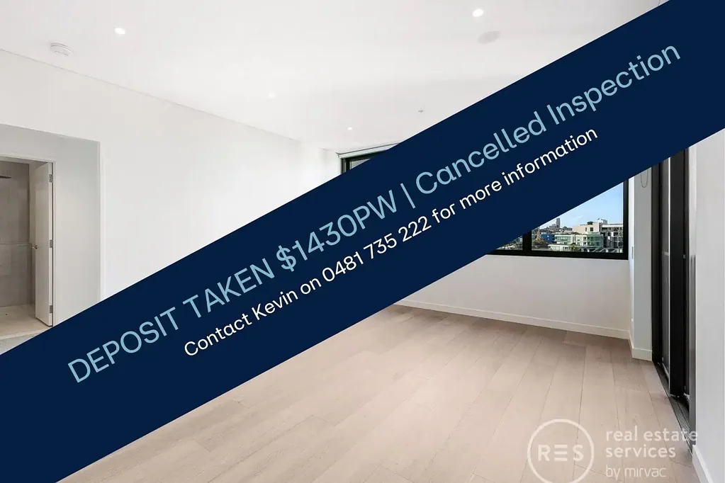 Sleek City Facing 2-Bedroom Apartment in "Portman on the Park" Building, Green Square