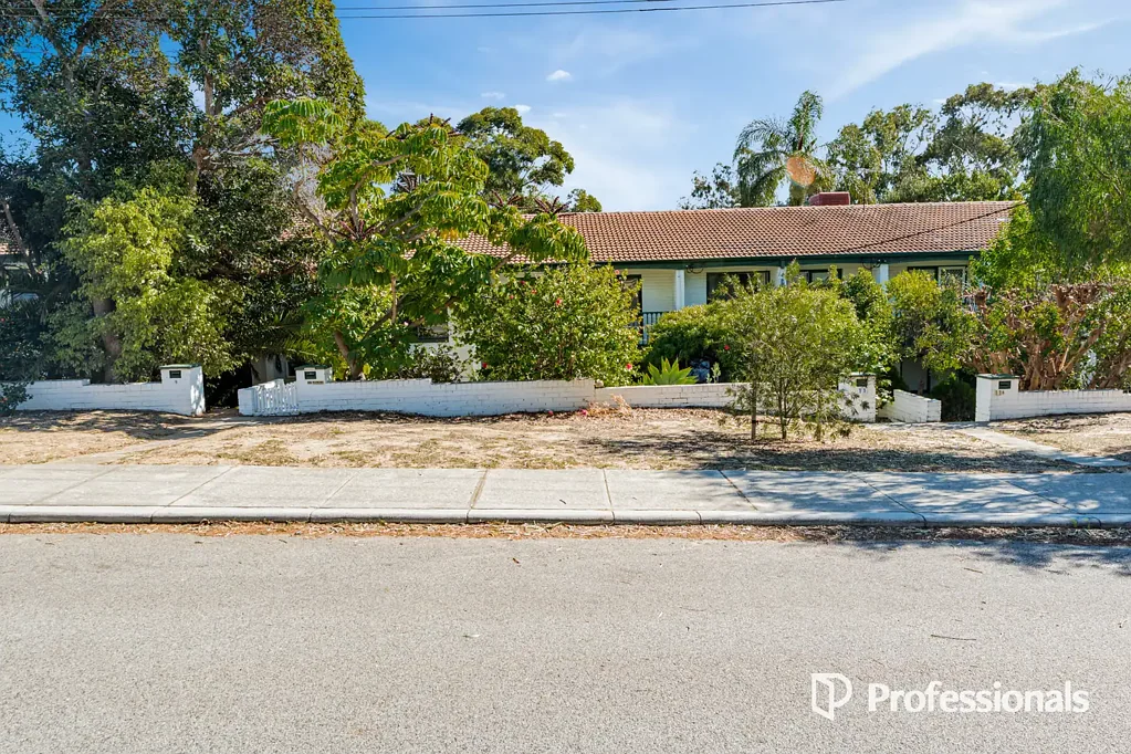 Coastal Charm in a Quiet, Sought-After Street