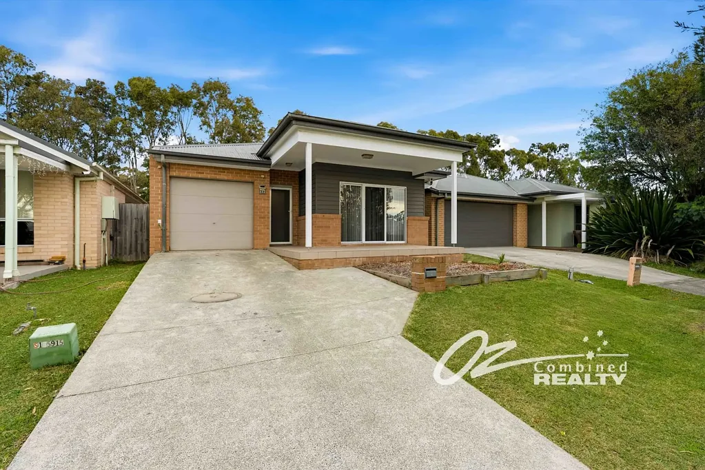 Coastal Living In Bayswood Estate!