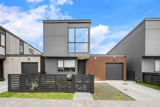18 Te Aparangi Road, Papakura