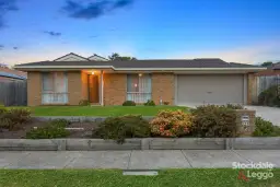 125 Lawless Drive, Cranbourne North