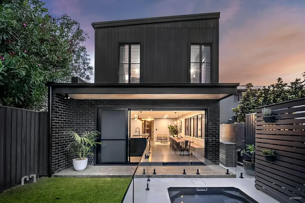 Merewether 4房  Architectural Luxury Steps from Empire Park & Bar Beach