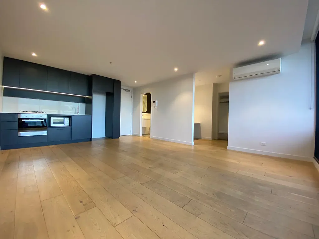 Spacious Amazing 2 Bedroom + Study FOR RENT