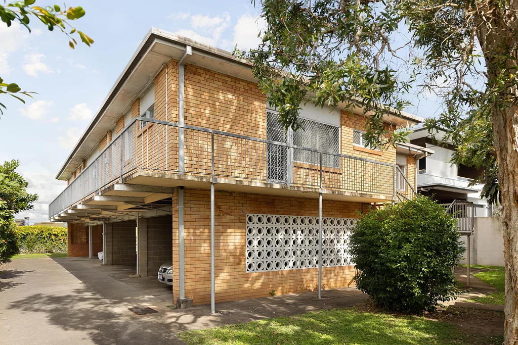 Hendra 8房 蓝筹单元房产，空置交付 Selling at Auction - Blue-Chip Unit Block with Vacant Possession