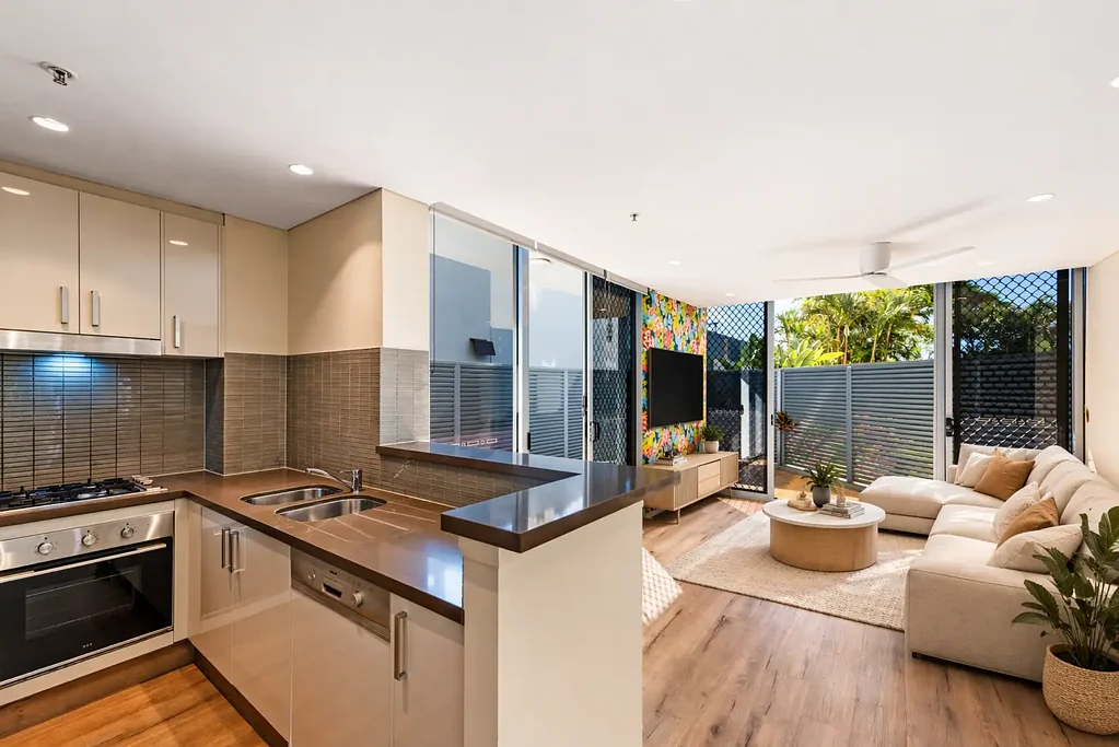 406/4 Como Crescent, Southport, QLD 4215