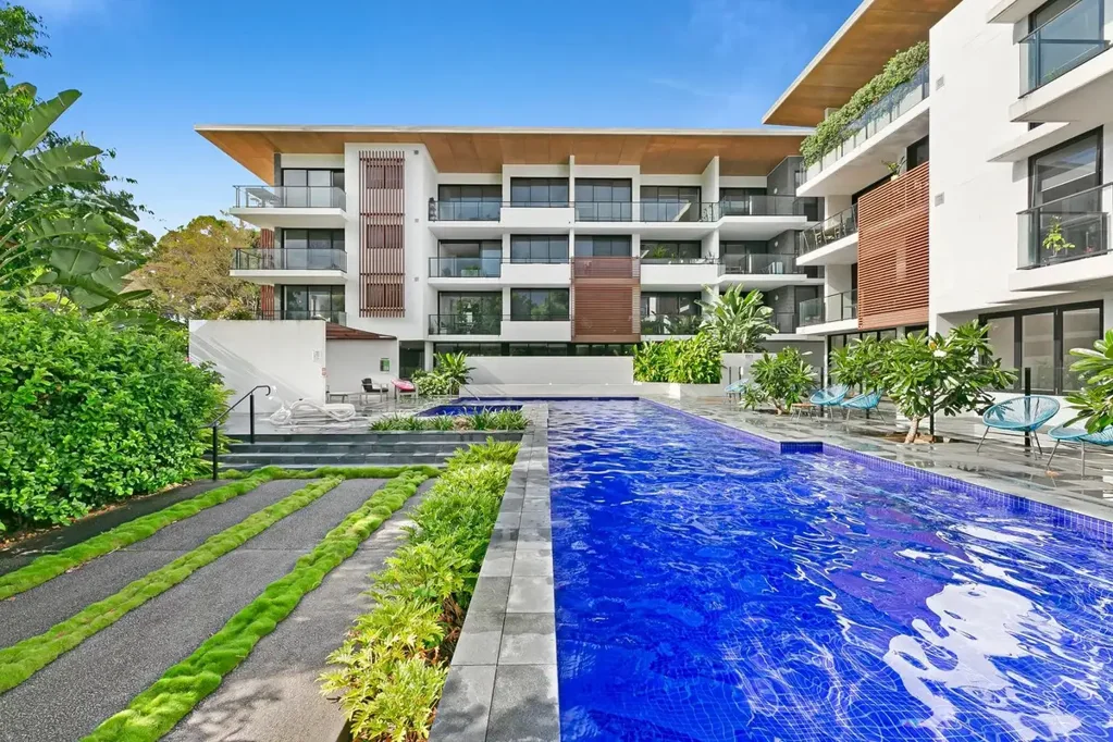 Modern Apartment in �Atmosphere Residences�, Ashmore