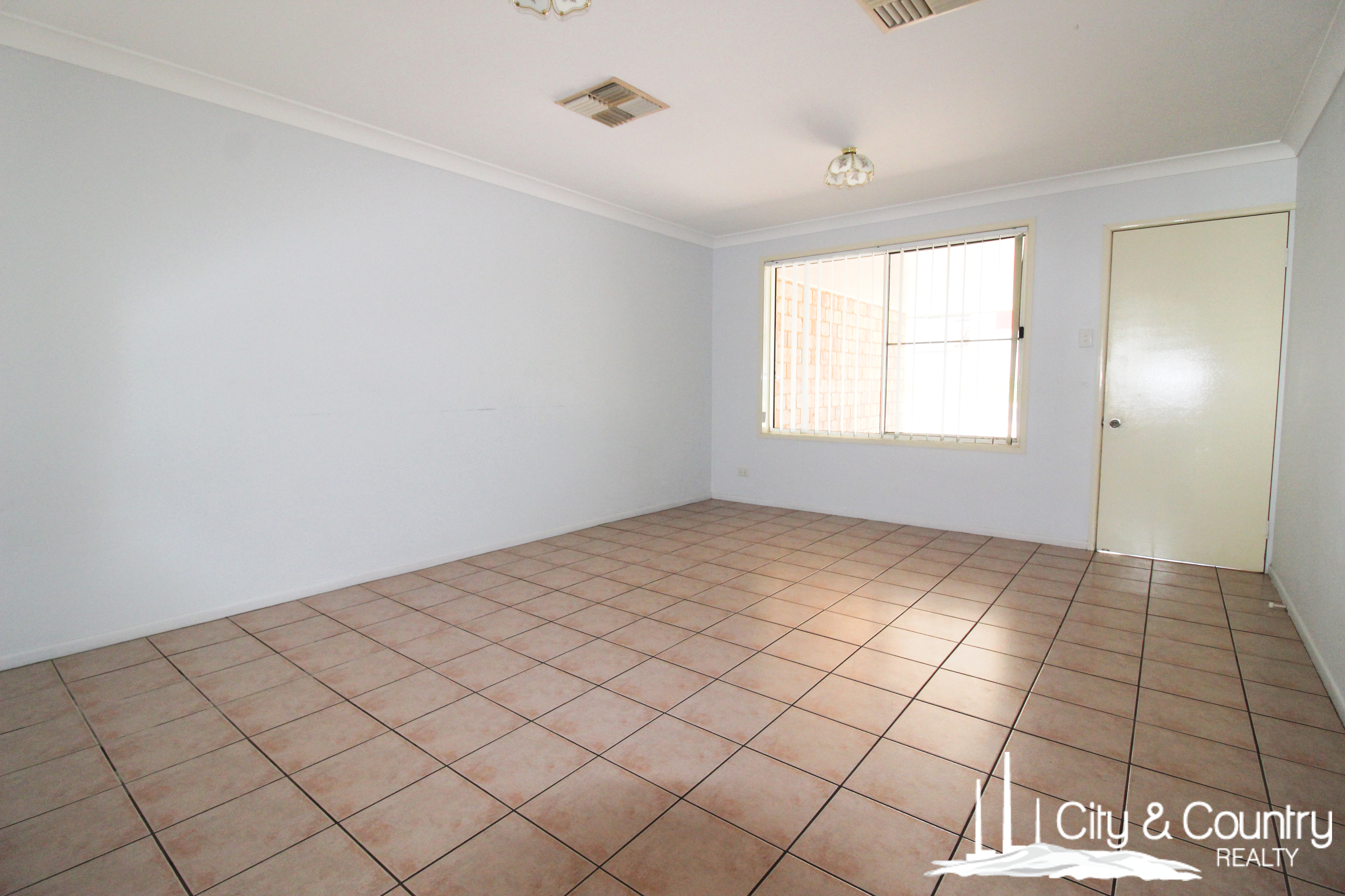 UNIT 4 80 FOURTH AV, PARKSIDE QLD 4825, 0房, 0浴, Unit