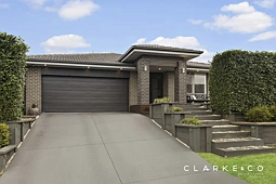 11 Finch Crescent, Aberglasslyn