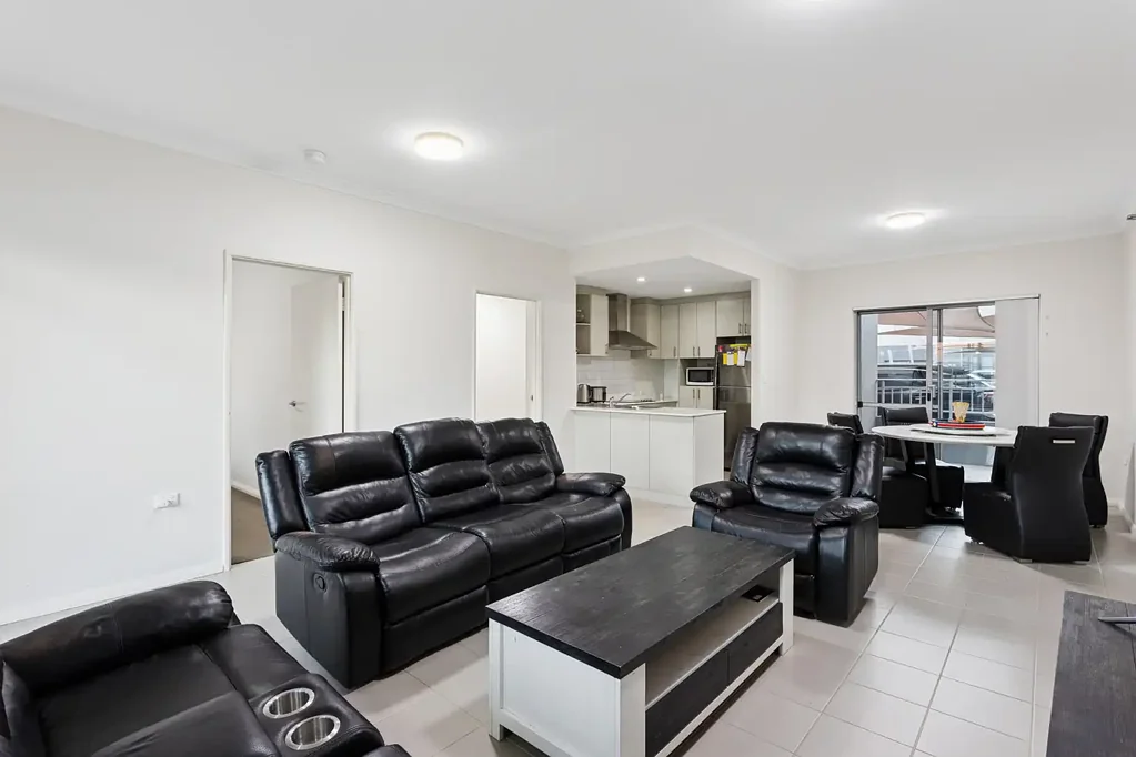2/3 Villa Pass, Ellenbrook, WA 6069