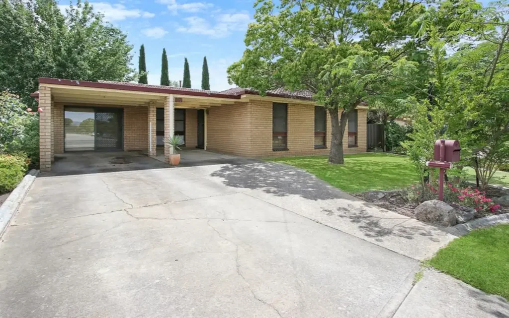 572 Iluka Crescent, Lavington, NSW 2641