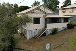 11 Dee Street, Mount Morgan