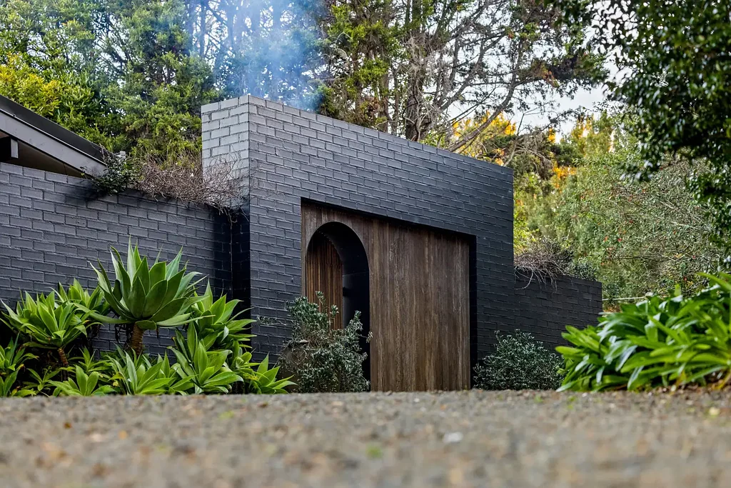 North Maleny 3 Bedroom "The Lillary" Presence, Prestige and Privacy. A Rare North Maleny Sanctuary.