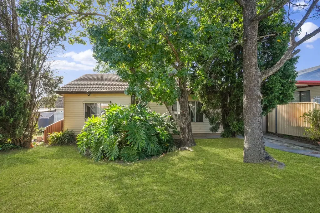 11 Paul Crescent, South Wentworthville, NSW 2145