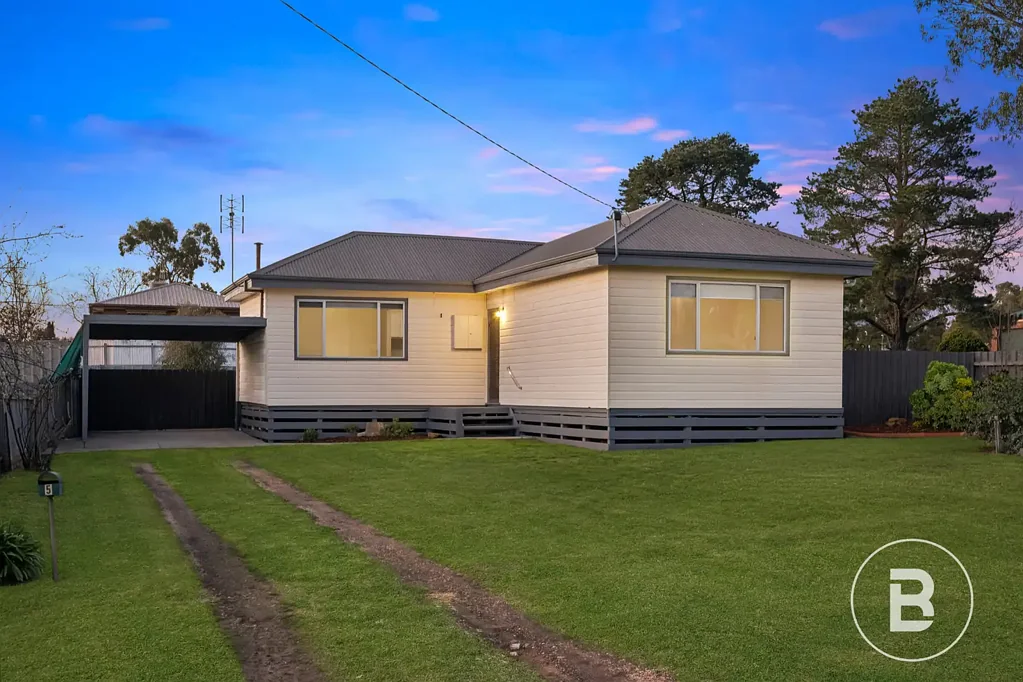 Kangaroo Flat 2 Bedroom Fully Renovated & Ready to Enjoy