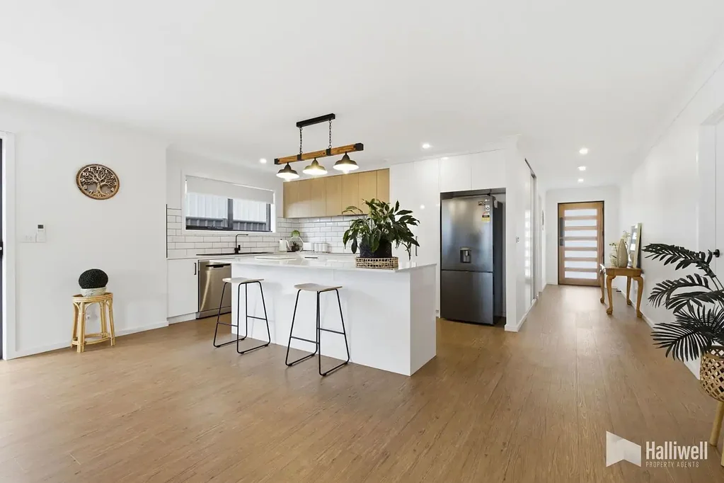 Latrobe 5ห้องนอน Two Homes, Endless Possibilities