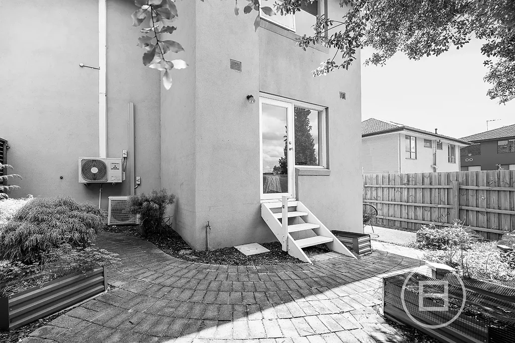 Glen Iris 1ਬੈੱਡਰੂਮ Expressions of Interest closing Tuesday 16th December at 5pm