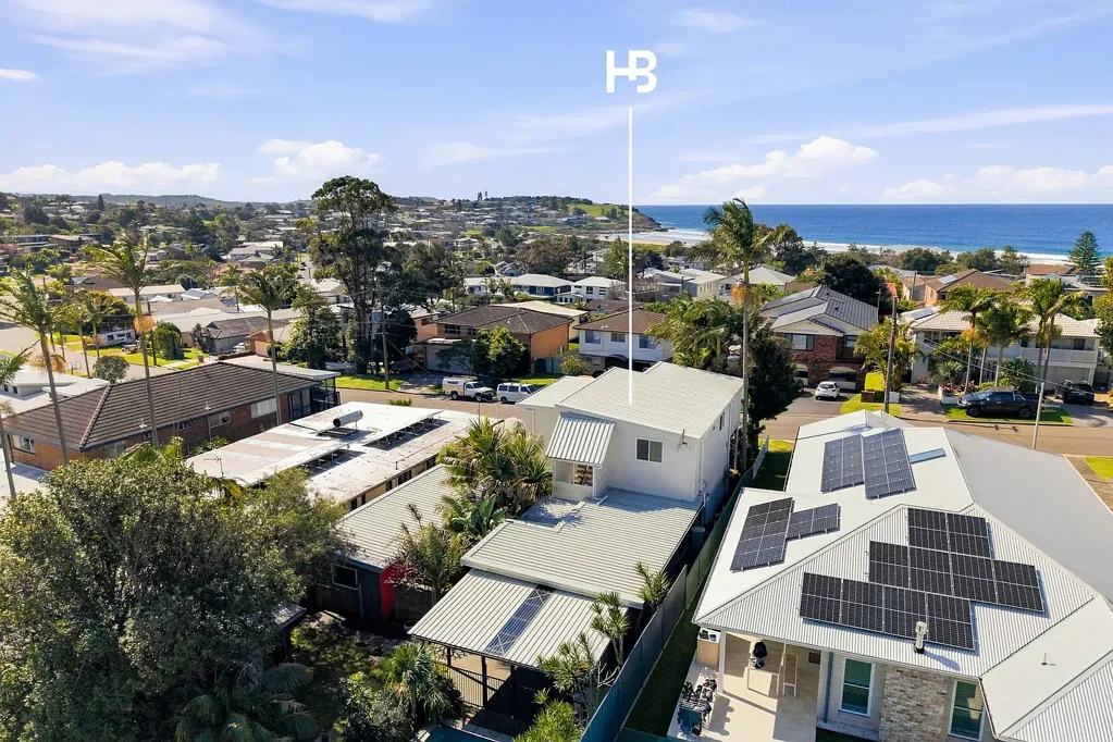 Kiama Downs 5 Bedroom Beachside Family Living with Ocean Views.