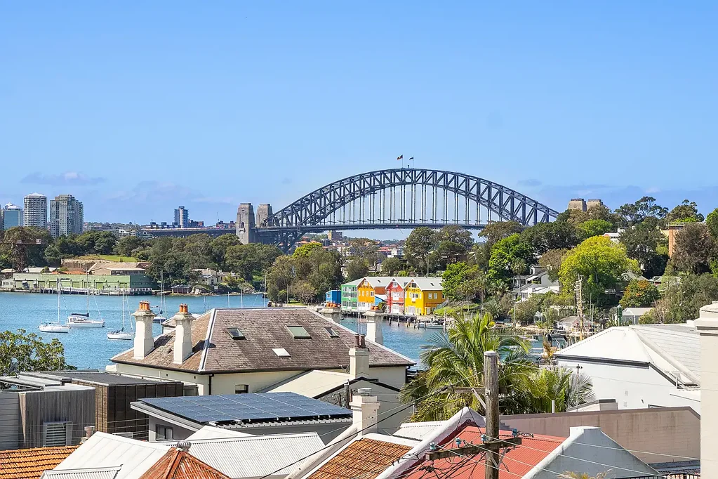 Balmain 3 Slaapkamer Character home in near-harbourside setting with magical views